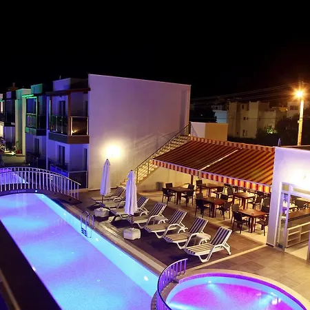 מלון דירות Siesta Garden 3*