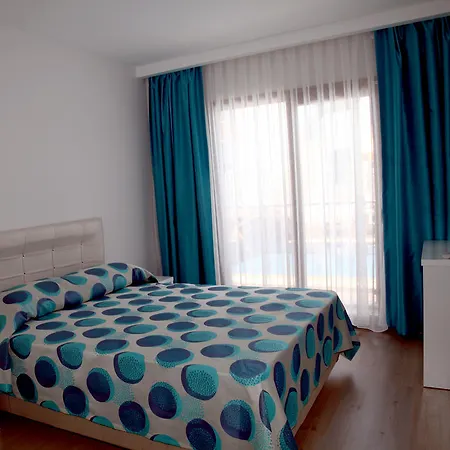 מלון דירות Siesta Garden טורגוטריס